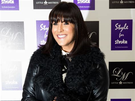 Anna Richardson naked pictures prompt journalist to warn over。